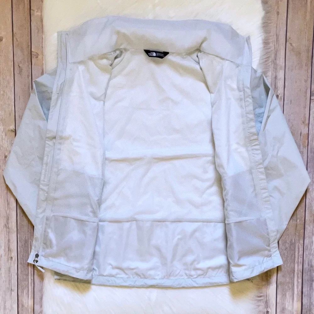 The North Face Women’s Resolve 2 Rain Jacket - Picture 6 of 7